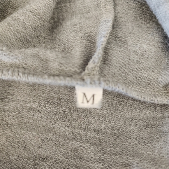 Gray Long Sleeve Graphic Letter Asymmetrical Hem Women's Hoddie Size M - Picture 3 of 6